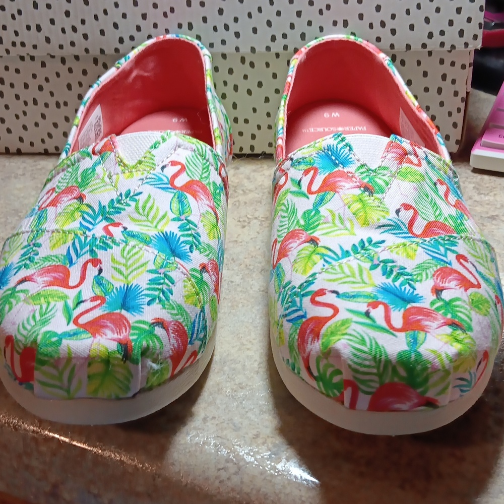 9 women Tom's Alpargata shoes Flamingo